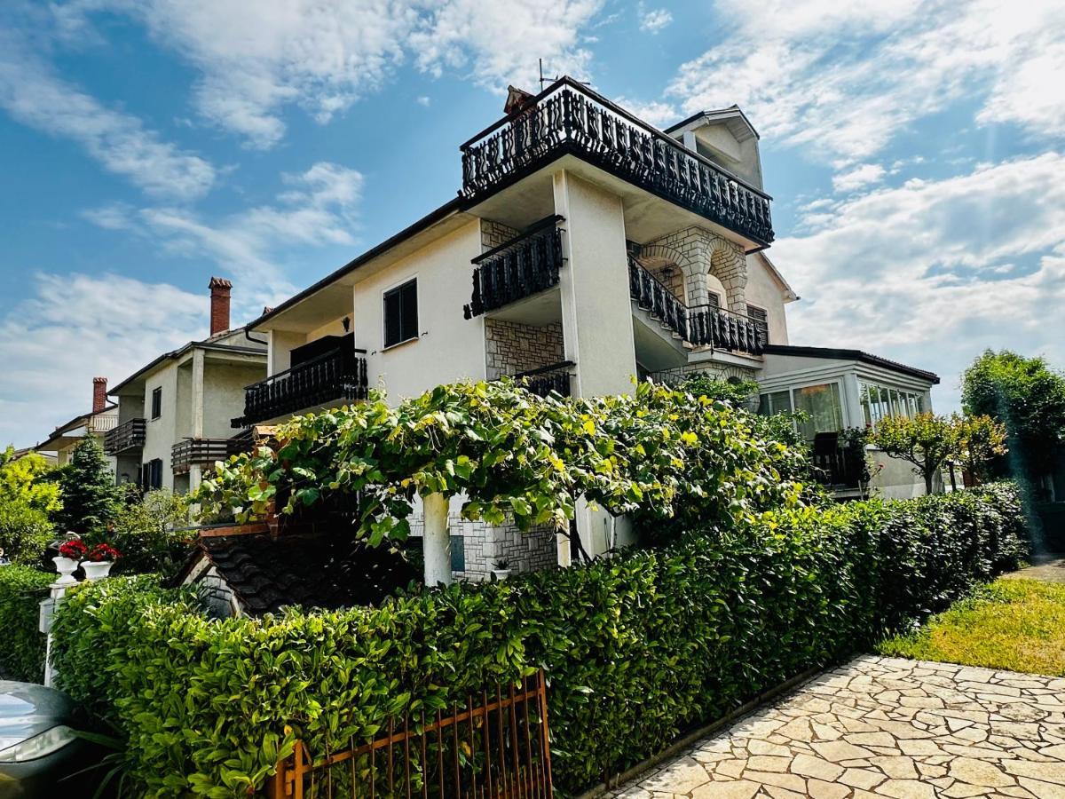 Casa Blanca Apartment Umag Ngoại thất bức ảnh